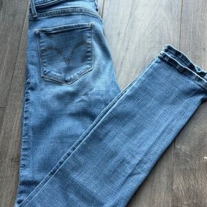 Levis Mid Rise Skinny Jeans 4